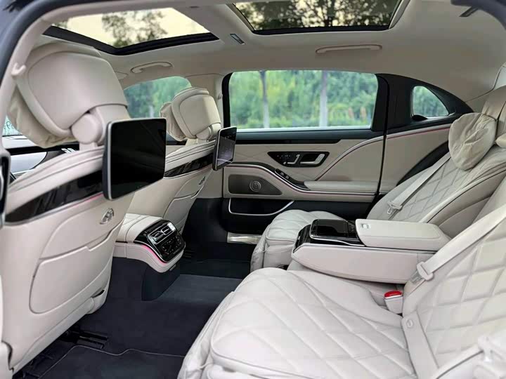 Фото 11 - Mercedes-Benz Maybach S-Class