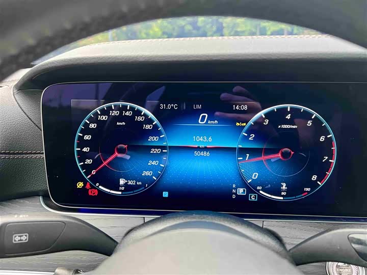 Фото 16 - Mercedes-Benz E-Class