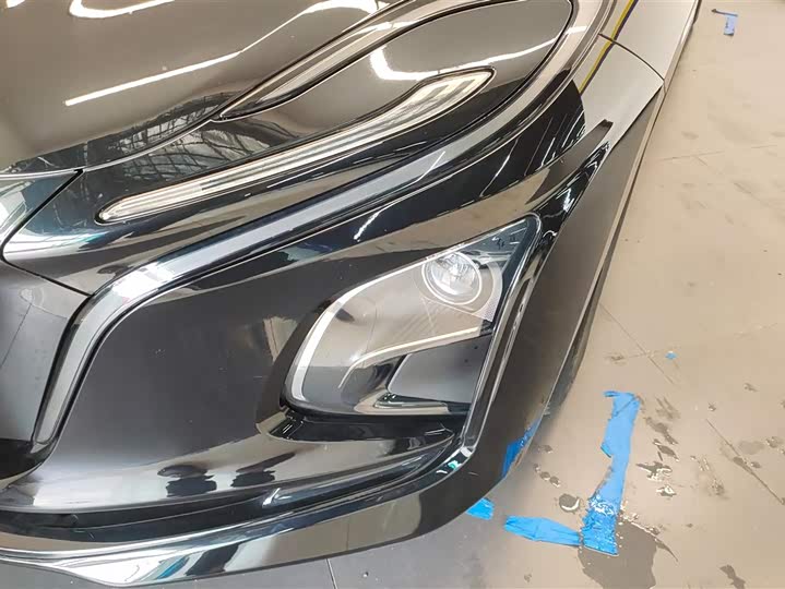 Фото 5 - Hongqi E-QM5