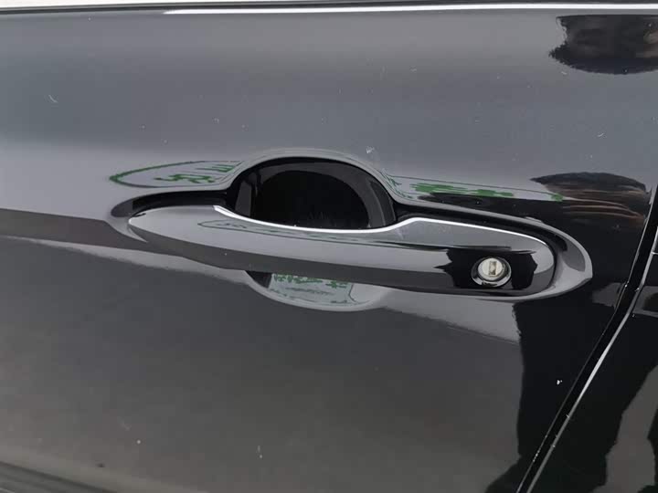 Фото 18 - Toyota Camry