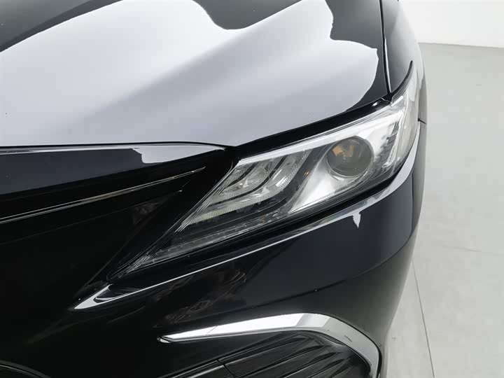 Фото 7 - Toyota Camry