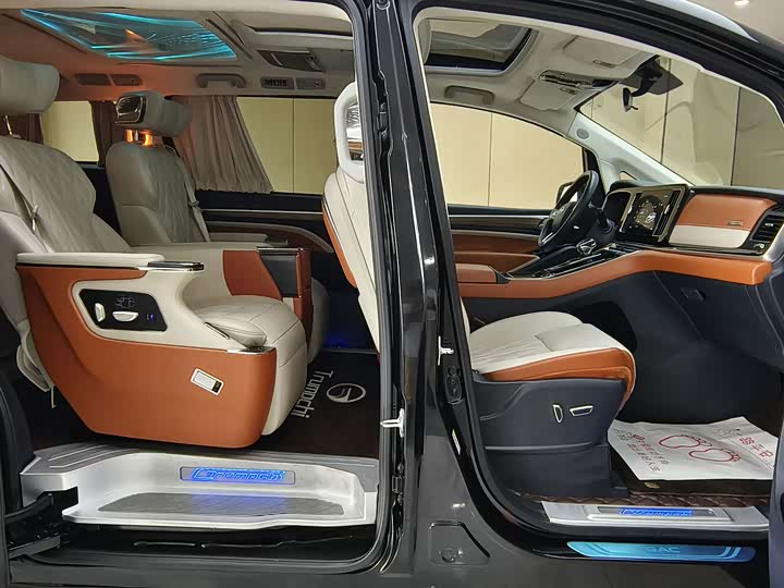 Фото 13 - GAC Trumpchi M8