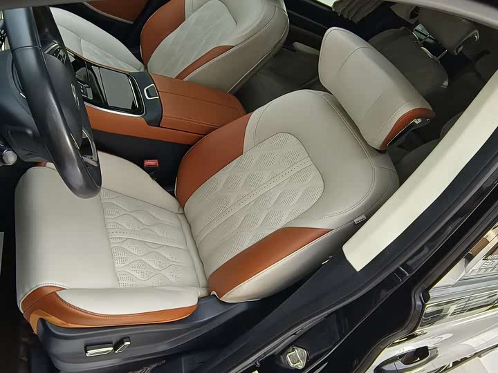 Фото 21 - GAC Trumpchi M8