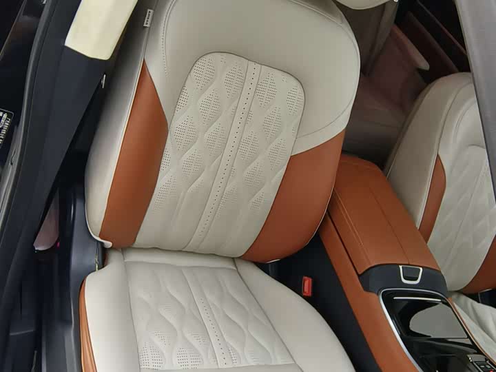 Фото 28 - GAC Trumpchi M8