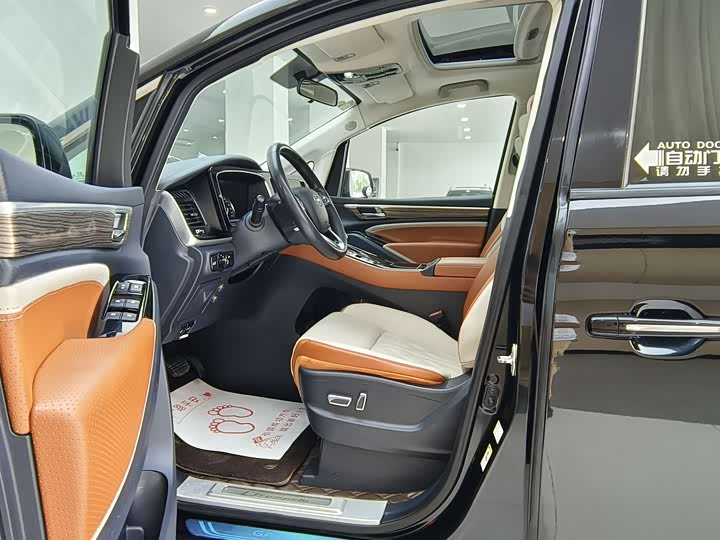 Фото 8 - GAC Trumpchi M8