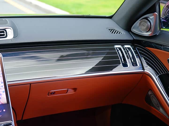 Фото 18 - Mercedes-Benz Maybach S-Class