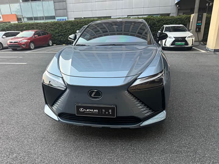 Фото 2 - Lexus RZ