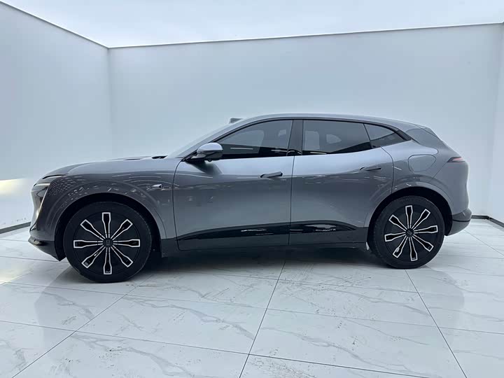 Фото 3 - Avatr 07