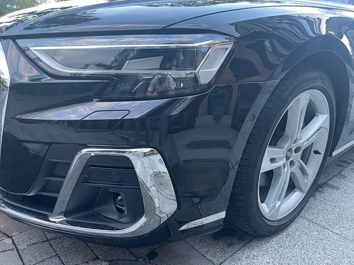 Фото 17 - Audi A8