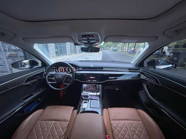 Фото 20 - Audi A8
