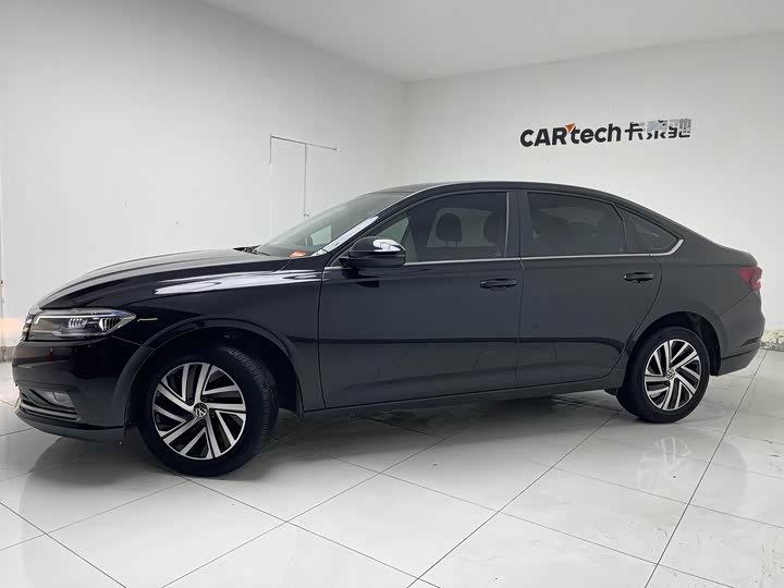 Фото 2 - Volkswagen Lavida