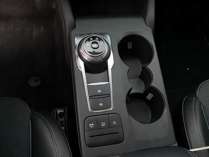 Фото 14 - Ford Focus Active