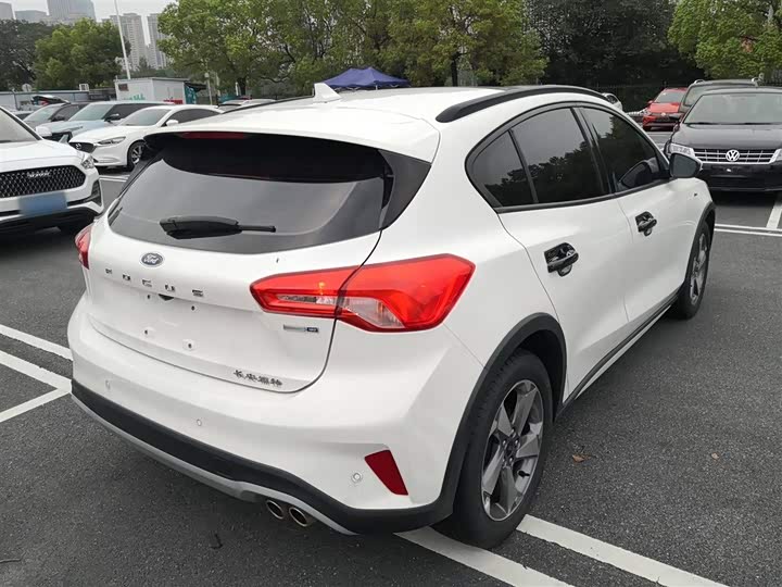 Фото 7 - Ford Focus Active