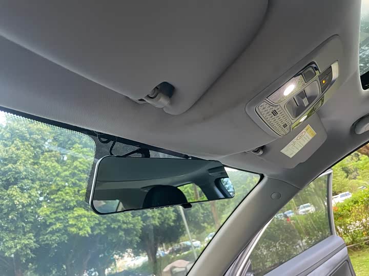 Фото 7 - Geely Emgrand