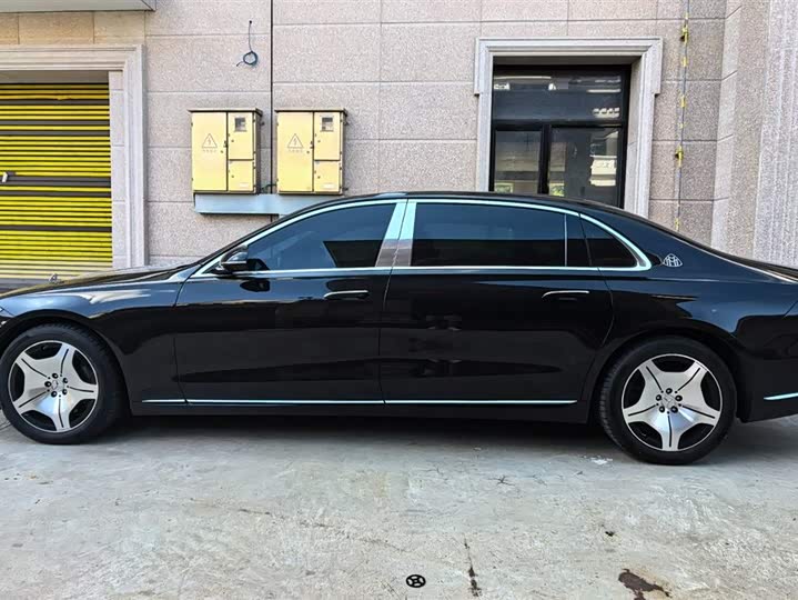 Фото 2 - Mercedes-Benz Maybach S-Class