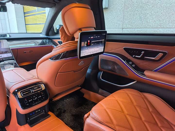 Фото 8 - Mercedes-Benz Maybach S-Class