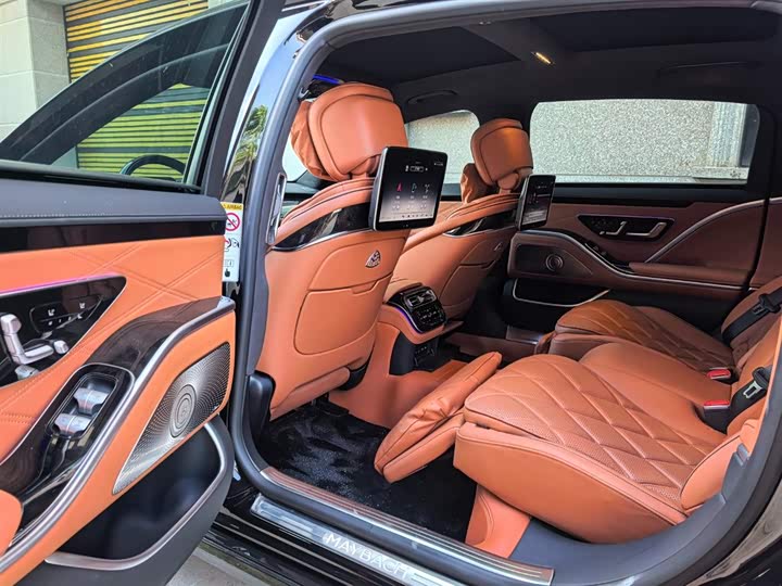 Фото 9 - Mercedes-Benz Maybach S-Class