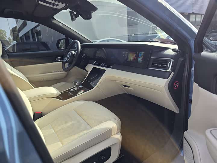 Фото 8 - LiXiang One