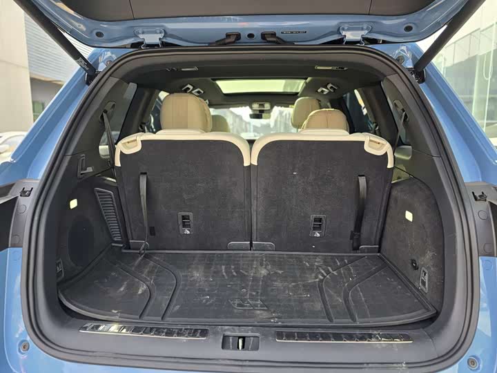 Фото 9 - LiXiang One