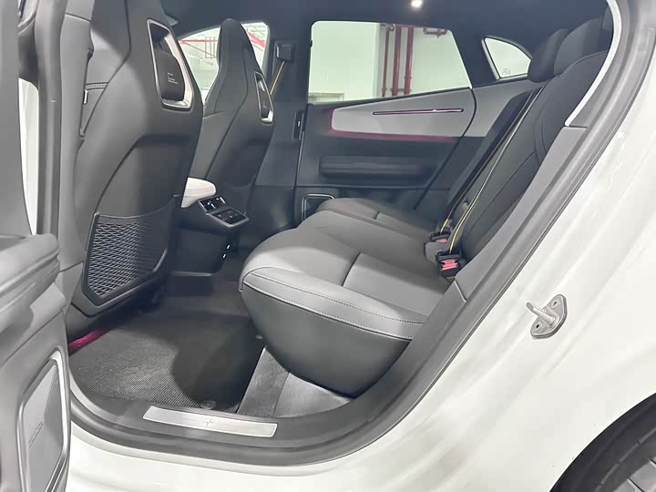 Фото 17 - Polestar 4