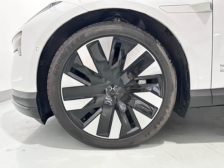 Фото 18 - Polestar 4