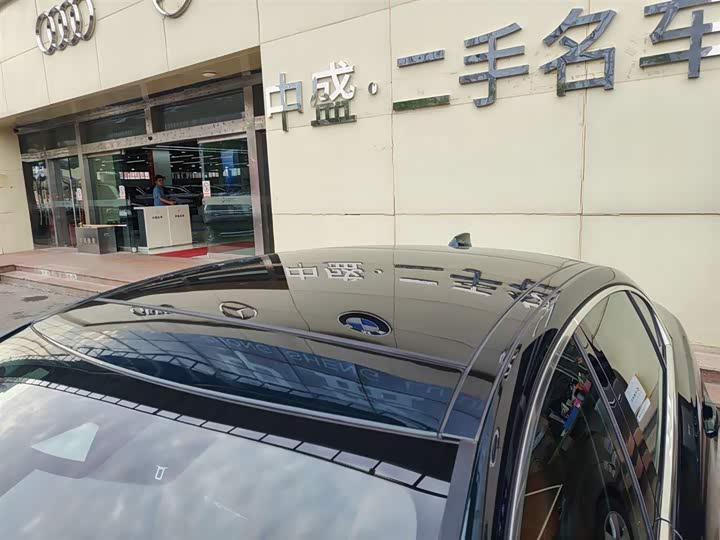 Фото 3 - Jaguar XE L