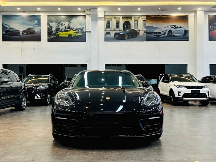 Фото 2 - Porsche Panamera