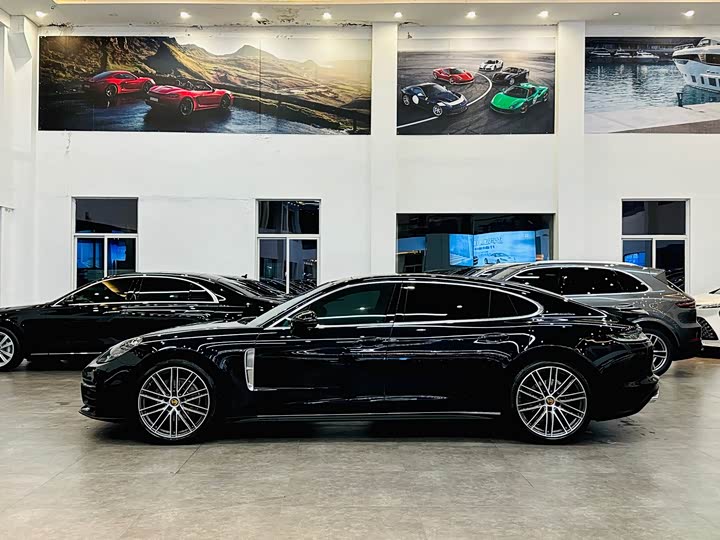 Фото 3 - Porsche Panamera