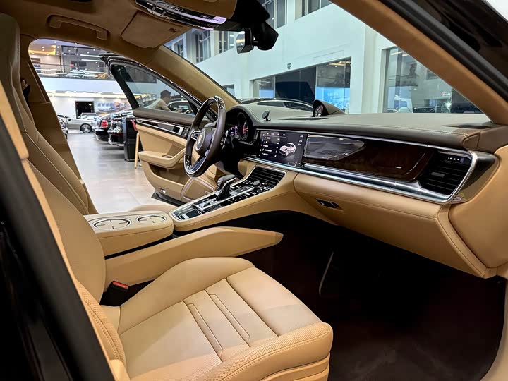Фото 8 - Porsche Panamera