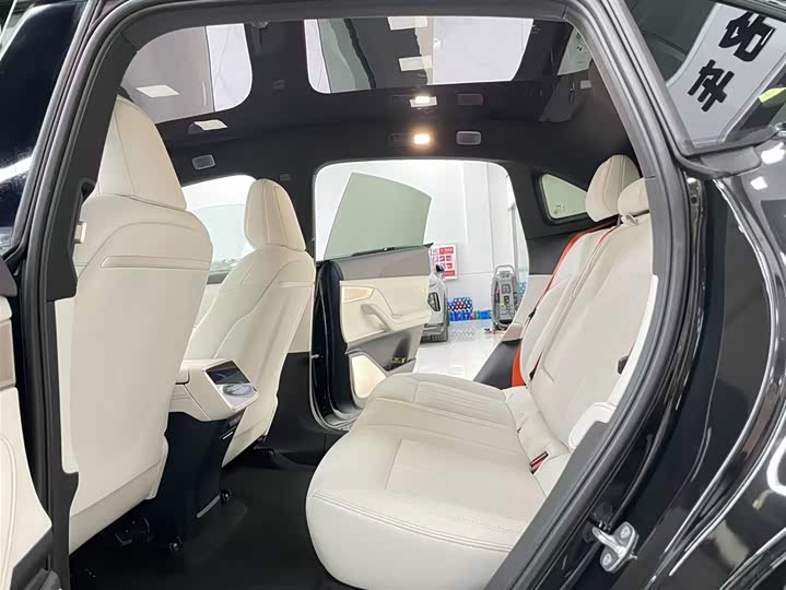 Фото 8 - Nio Onvo L60