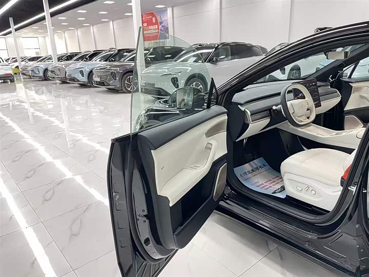 Фото 9 - Nio Onvo L60