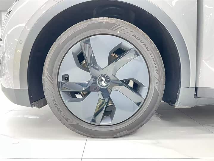 Фото 10 - Nio Onvo L60