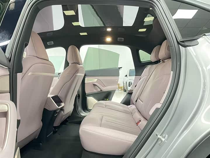 Фото 8 - Nio Onvo L60