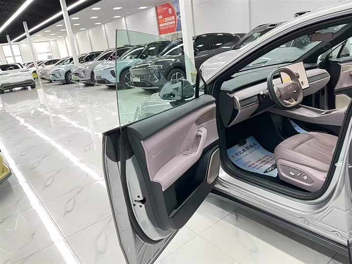 Фото 9 - Nio Onvo L60