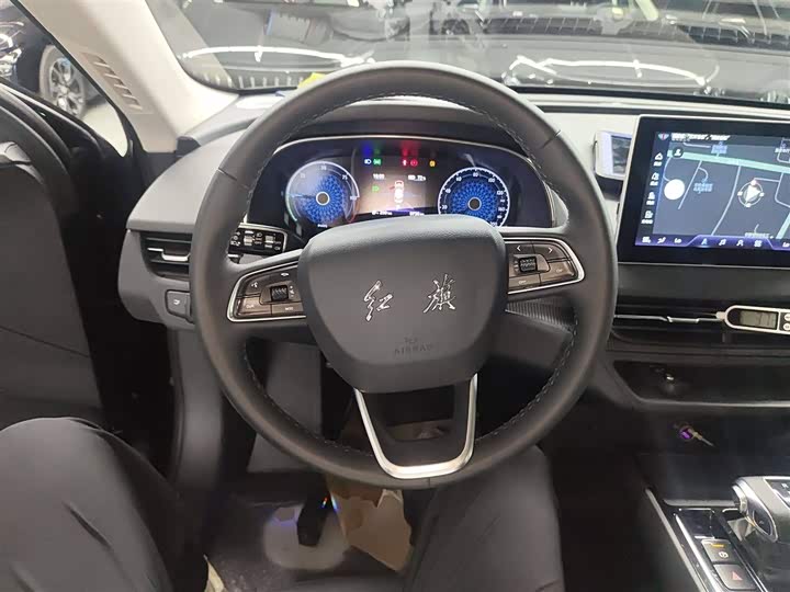 Фото 11 - Hongqi E-QM5