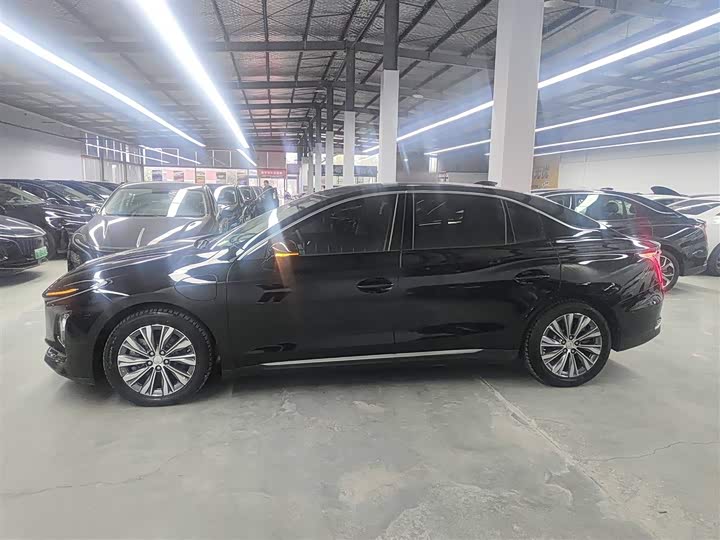 Фото 5 - Hongqi E-QM5