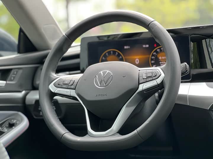 Фото 13 - Volkswagen Lamando L