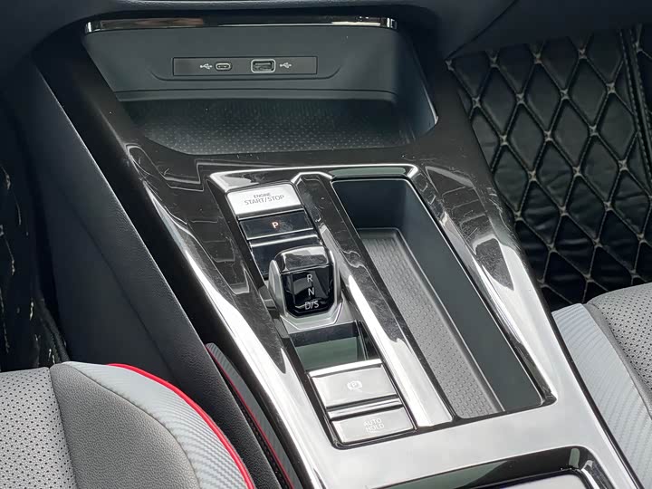 Фото 14 - Volkswagen Lamando L