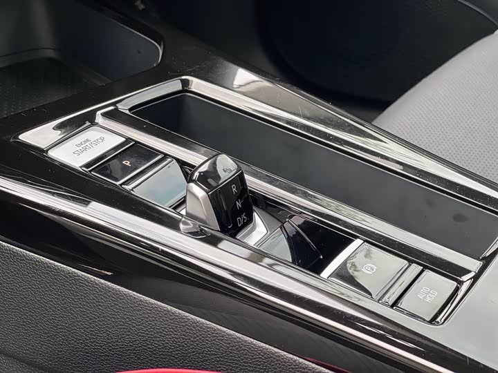 Фото 21 - Volkswagen Lamando L