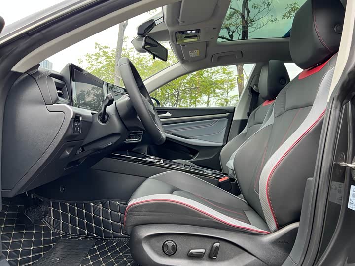 Фото 7 - Volkswagen Lamando L