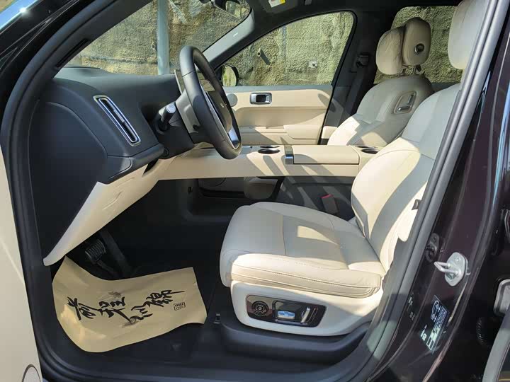 Фото 4 - LiXiang L9