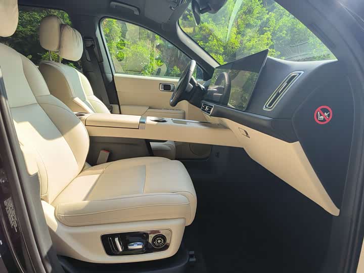 Фото 9 - LiXiang L9