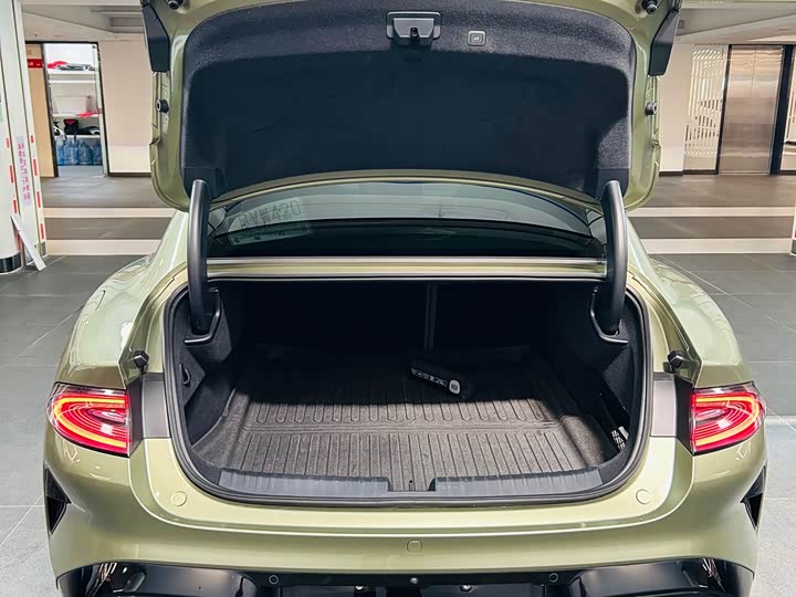 Фото 14 - Xiaomi SU7