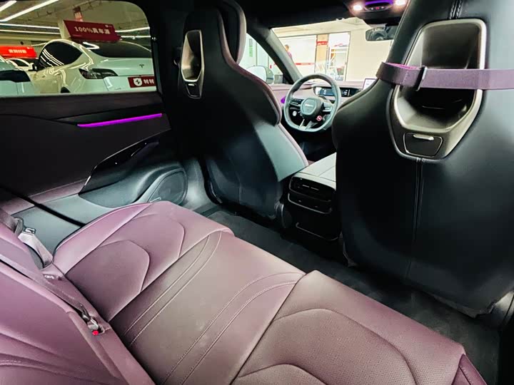 Фото 15 - Xiaomi SU7