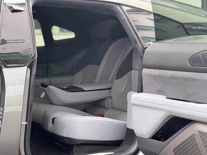 Фото 11 - HiPhi Z