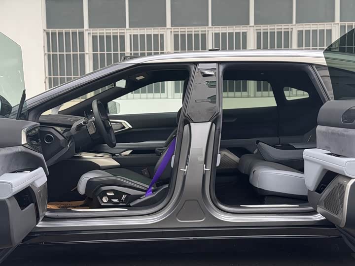 Фото 22 - HiPhi Z