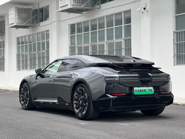 Фото 7 - HiPhi Z