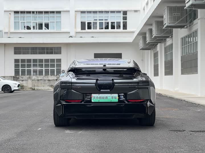 Фото 8 - HiPhi Z