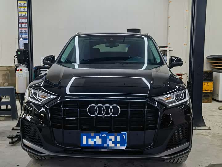 Фото 2 - Audi Q7