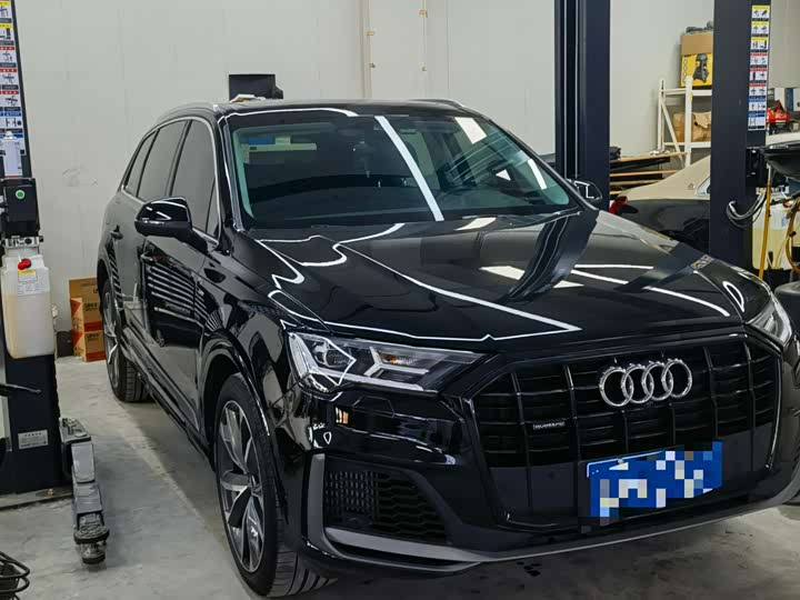Фото 3 - Audi Q7